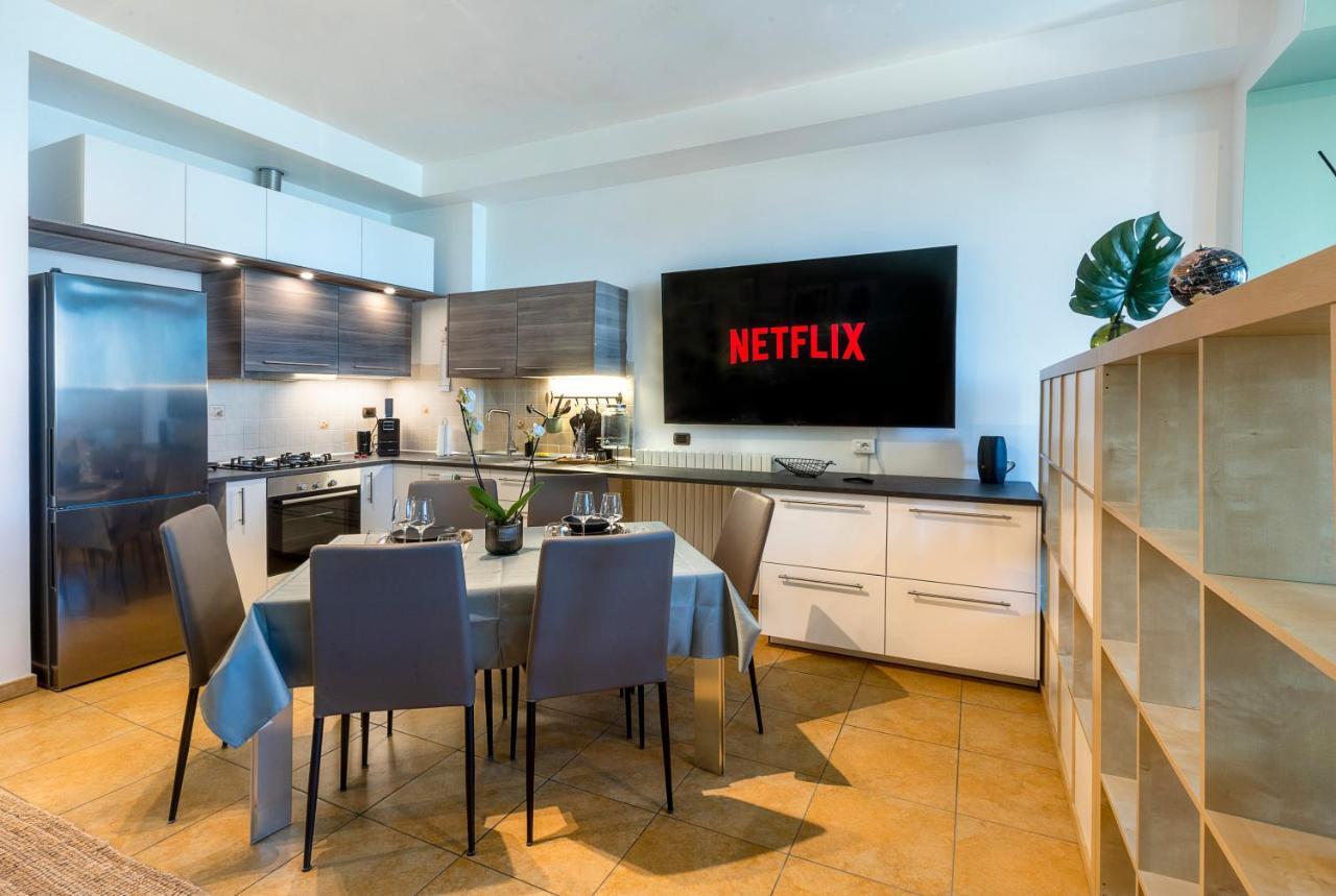 Apartamento Cavour Elegante Loft In Centro Macerata Exterior foto